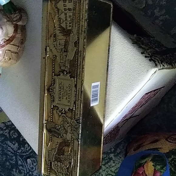 Dewar's White Lable Tin - Picture 2 of 4